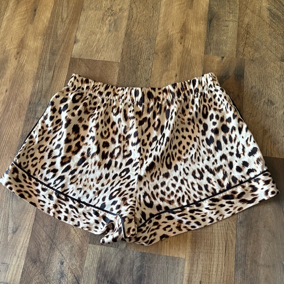 Victoria's Secret Animal Print Lingerie Set - Picture 6 of 7